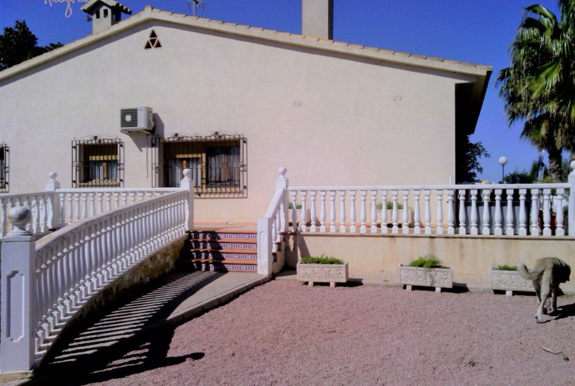 FAMOUS RIDING CENTER WITH INDEPENDENT RURAL HOUSE