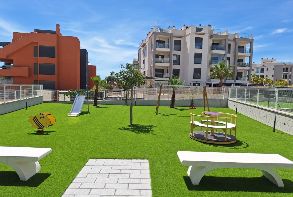Nieuwbouw appartement in Villamartin met parkeerplaats en gemeenschappelijk zwembad