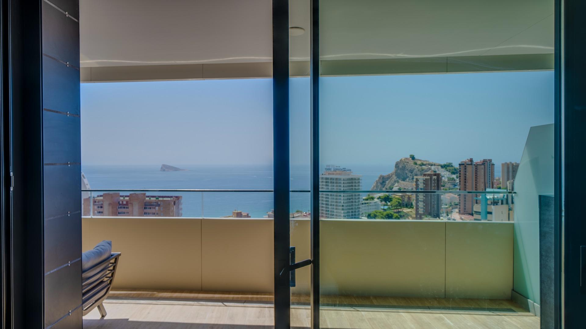 Exclusivo Piso en la Cala de Benidorm con Vistas al Mar