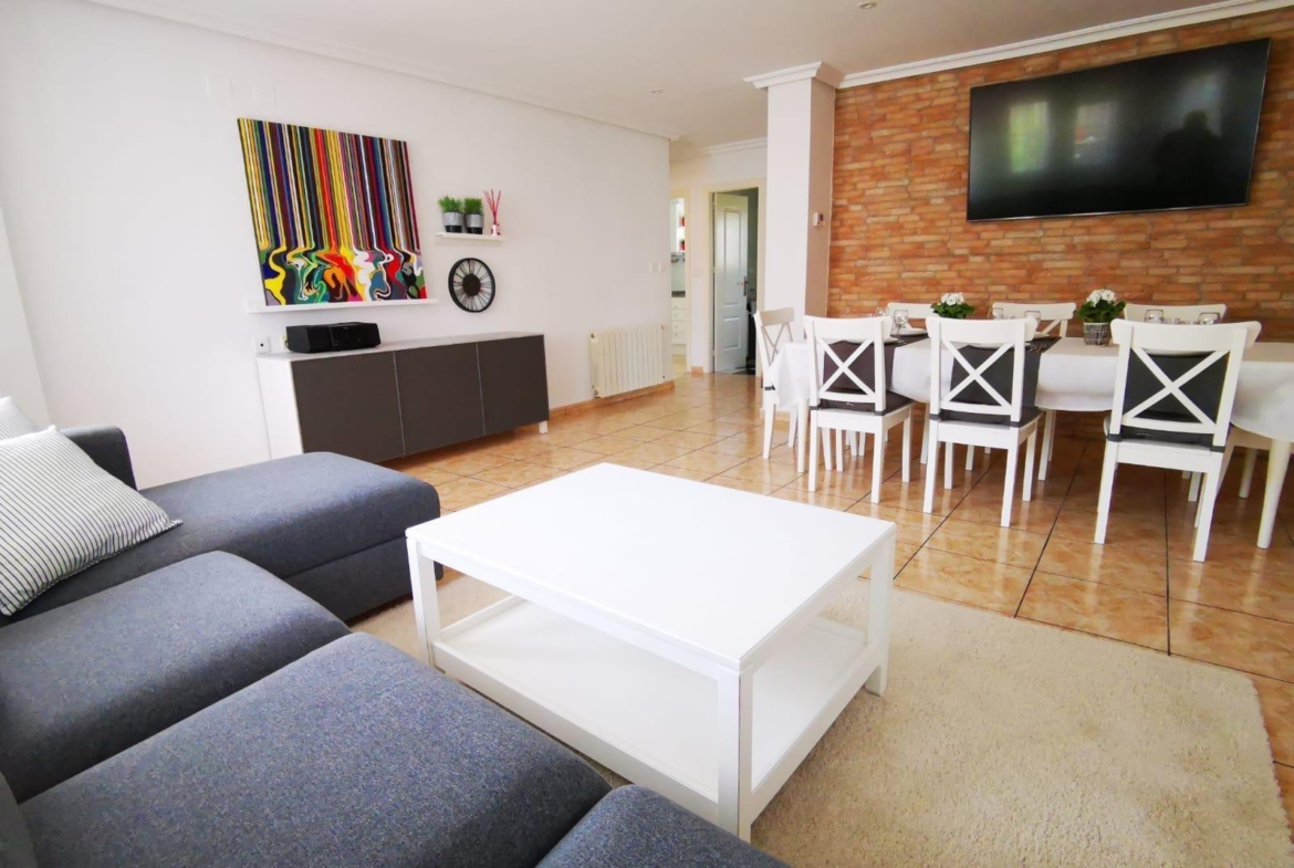 Ruim chalet in La Florida, Orihuela Costa – Ideaal om te genieten van de zon en het strand