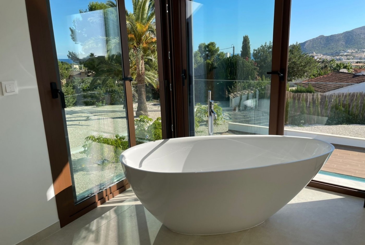 LUXURY VILLA IN ALTEA