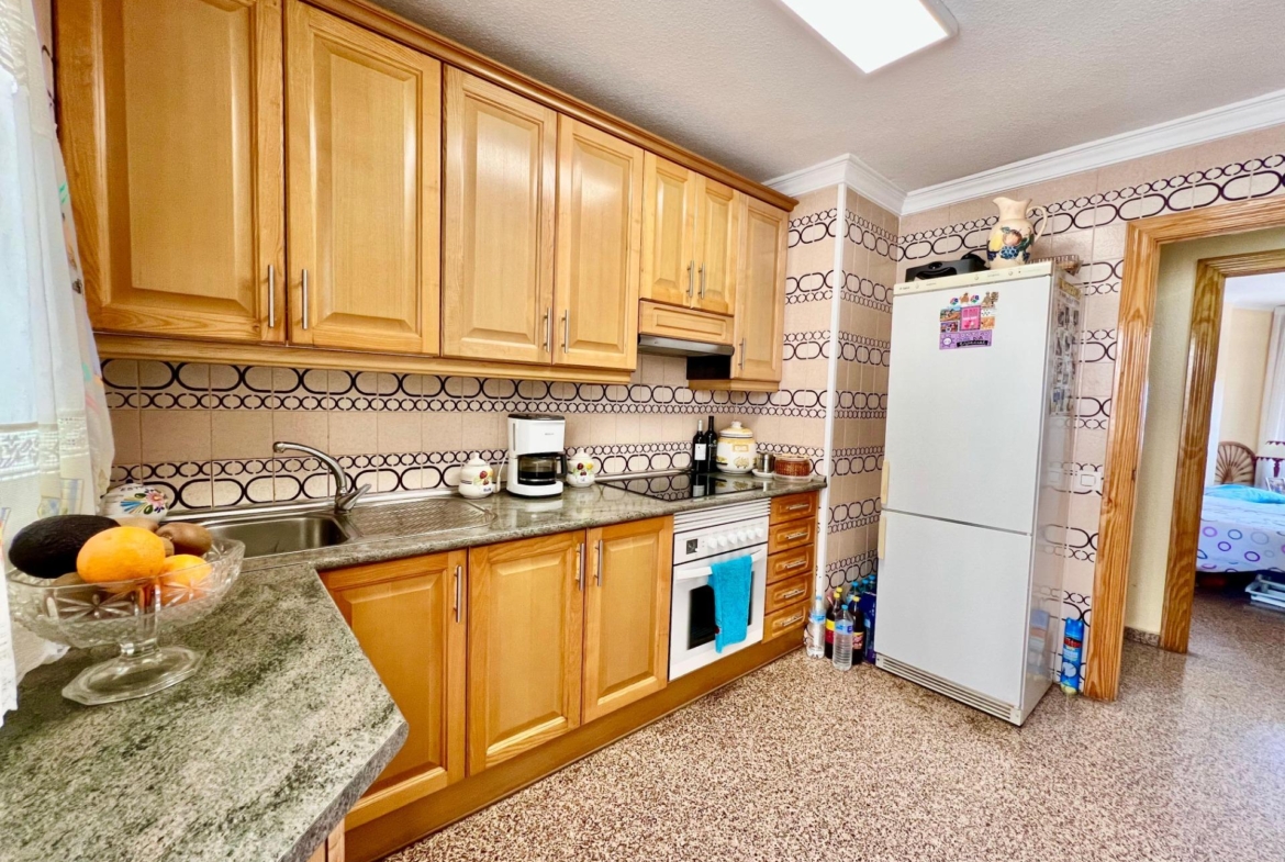 ESPACIOSO APARTAMENTO DE 3 HABITACIONES + PARKING + TRASTERO EN PLANTA 7 CON VISTAS AL MA