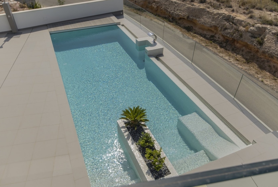 NEW CONSTRUCTION VILLAS 250 m FROM THE BEACH IN CAMPOAMOR
