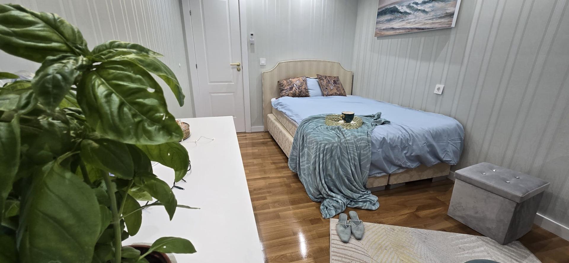 REFORMADO APPARTAMENTO A 50 METROS DE LA PLAYA. 3 DORM. 1 BAÑO. 101 M2.
