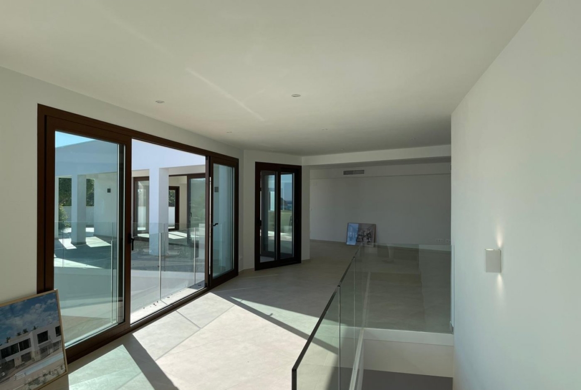 LUXURY VILLA IN ALTEA