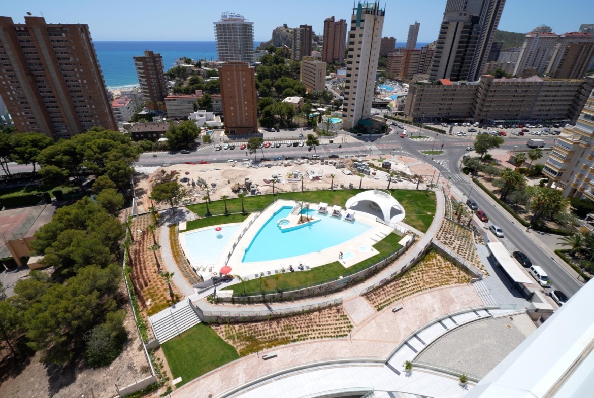 Exclusivo Piso en la Cala de Benidorm con Vistas al Mar