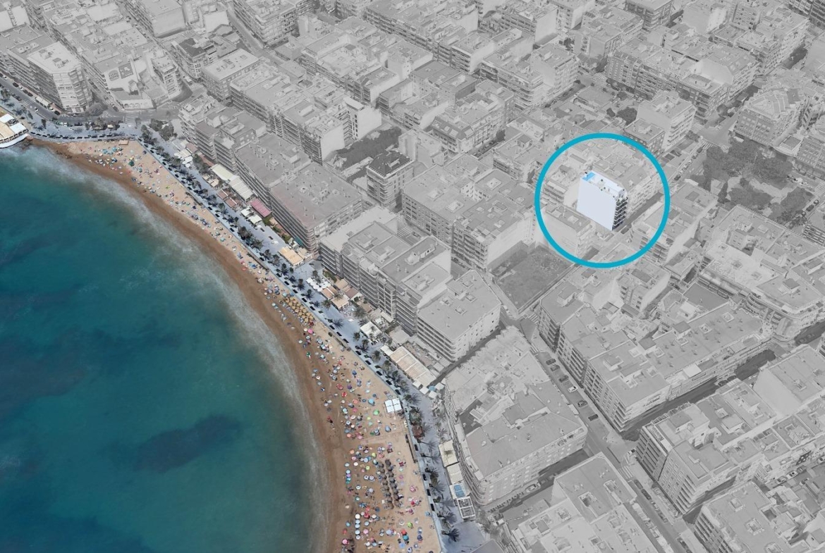 OBRA NUEVA EN TORREVIEJA A 150 METROS DE LA PLAYA. 2 DORMITORIOS. 2 BAÑOS. PISCINA COMUNITARIA.