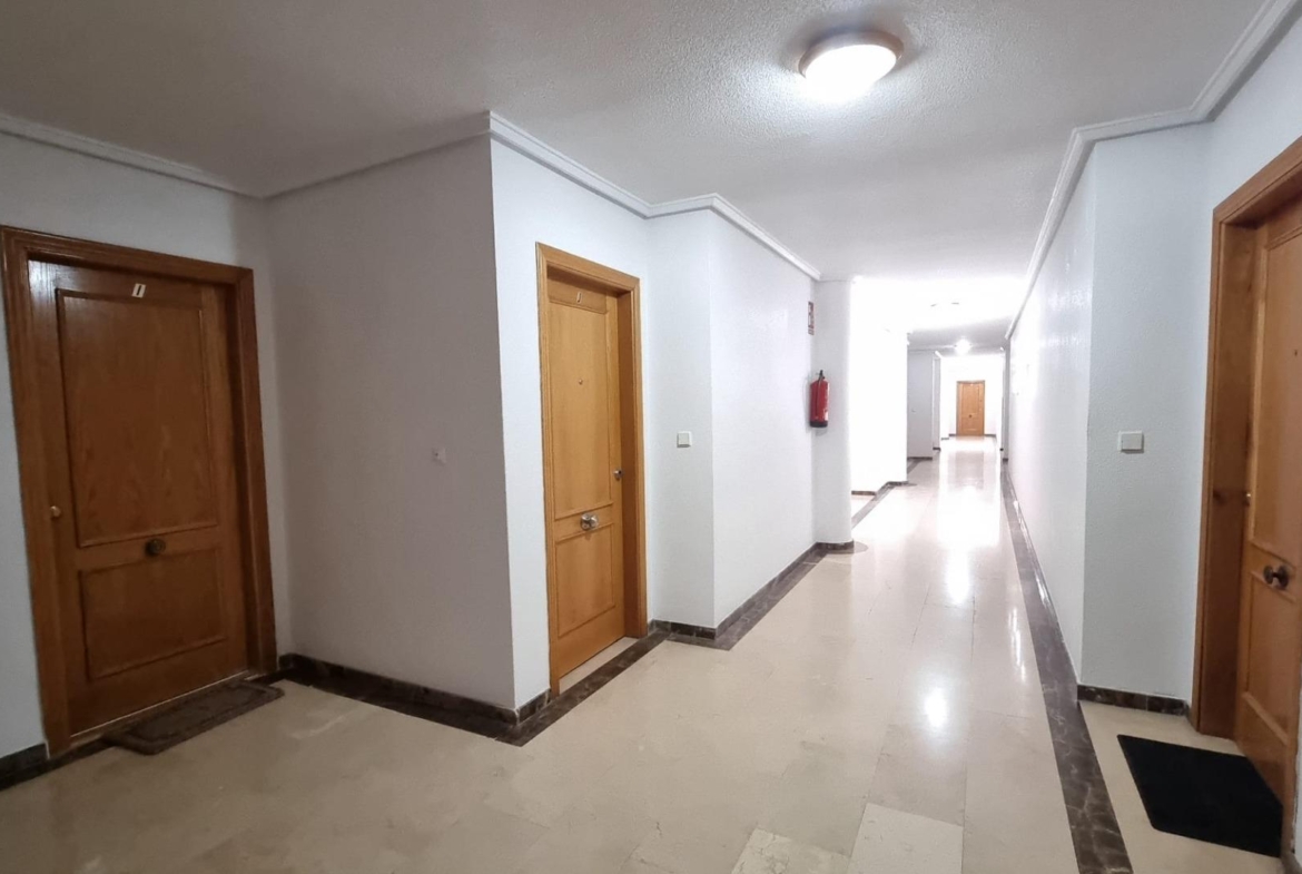 Estudio totalmente reformado a 50 metros de la playa de los Locos !