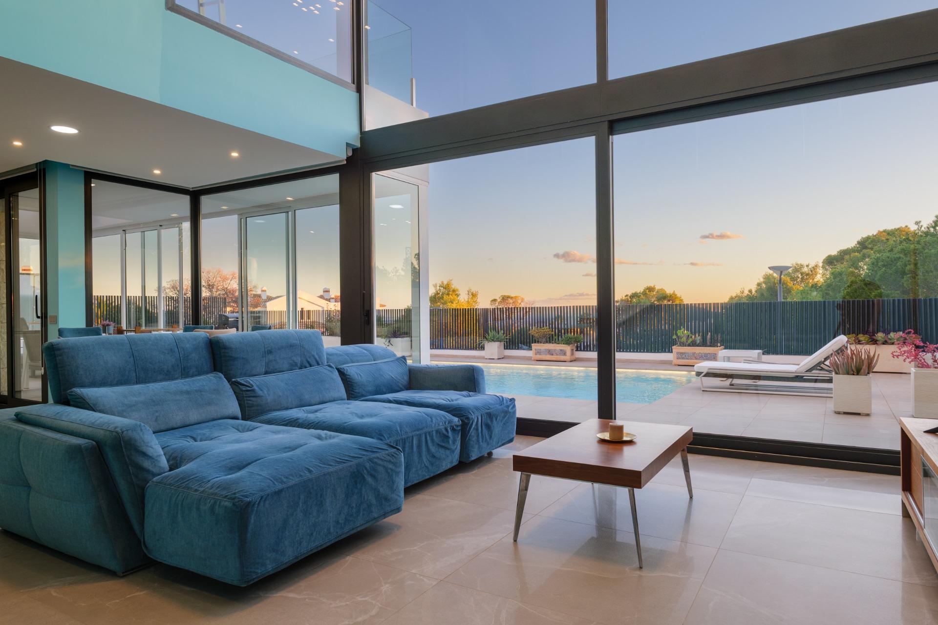 Unique villa in Sierra Cortina: prestigious location between mountains and sea