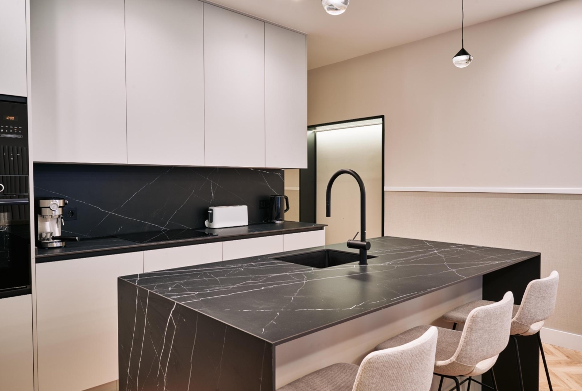 EXCLUSIVE BRAND NEW RENOVATED APARTMENT IN THE CENTER OF MADRID