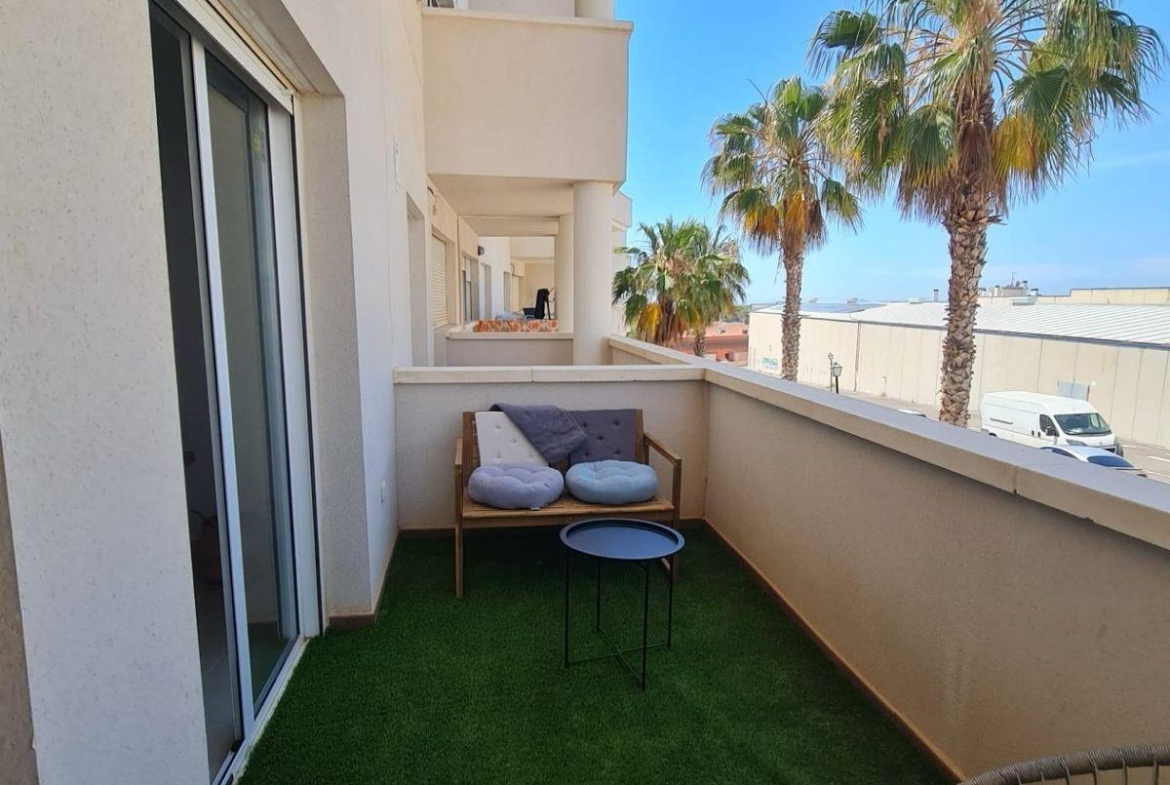 APATAMENTO CON PARKING+PISCINA EN ORIHUELA COSTA. 2 DORM. 2 BAÑOS. 85 M2.