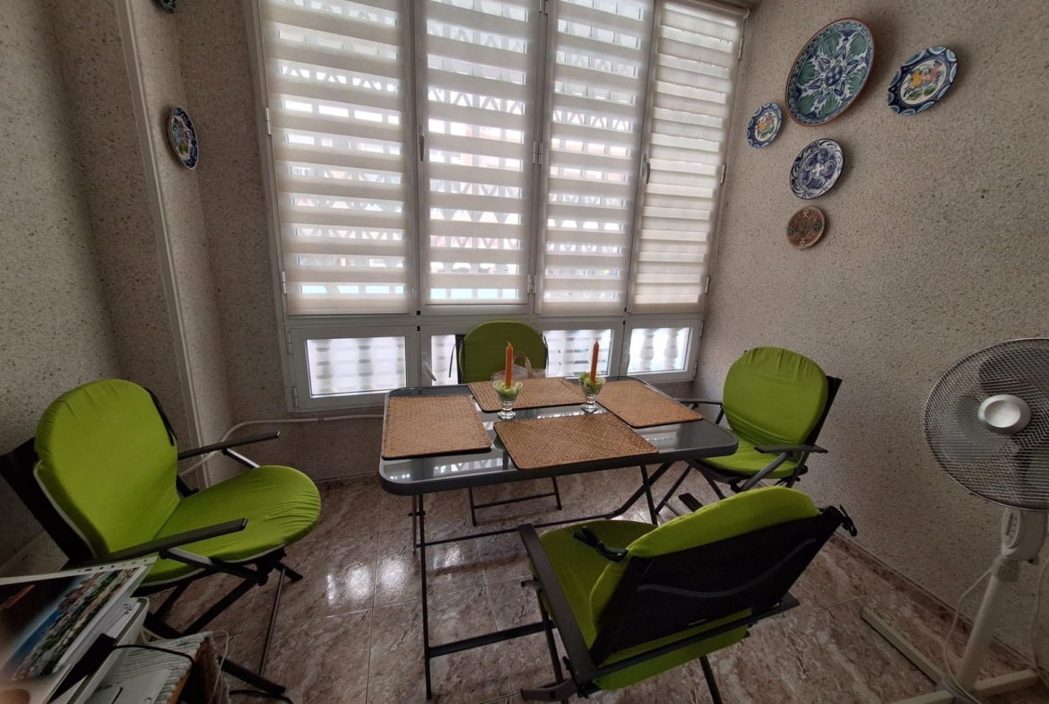 Semi-Renovated Apartment 350 Meters from Playa del Cura