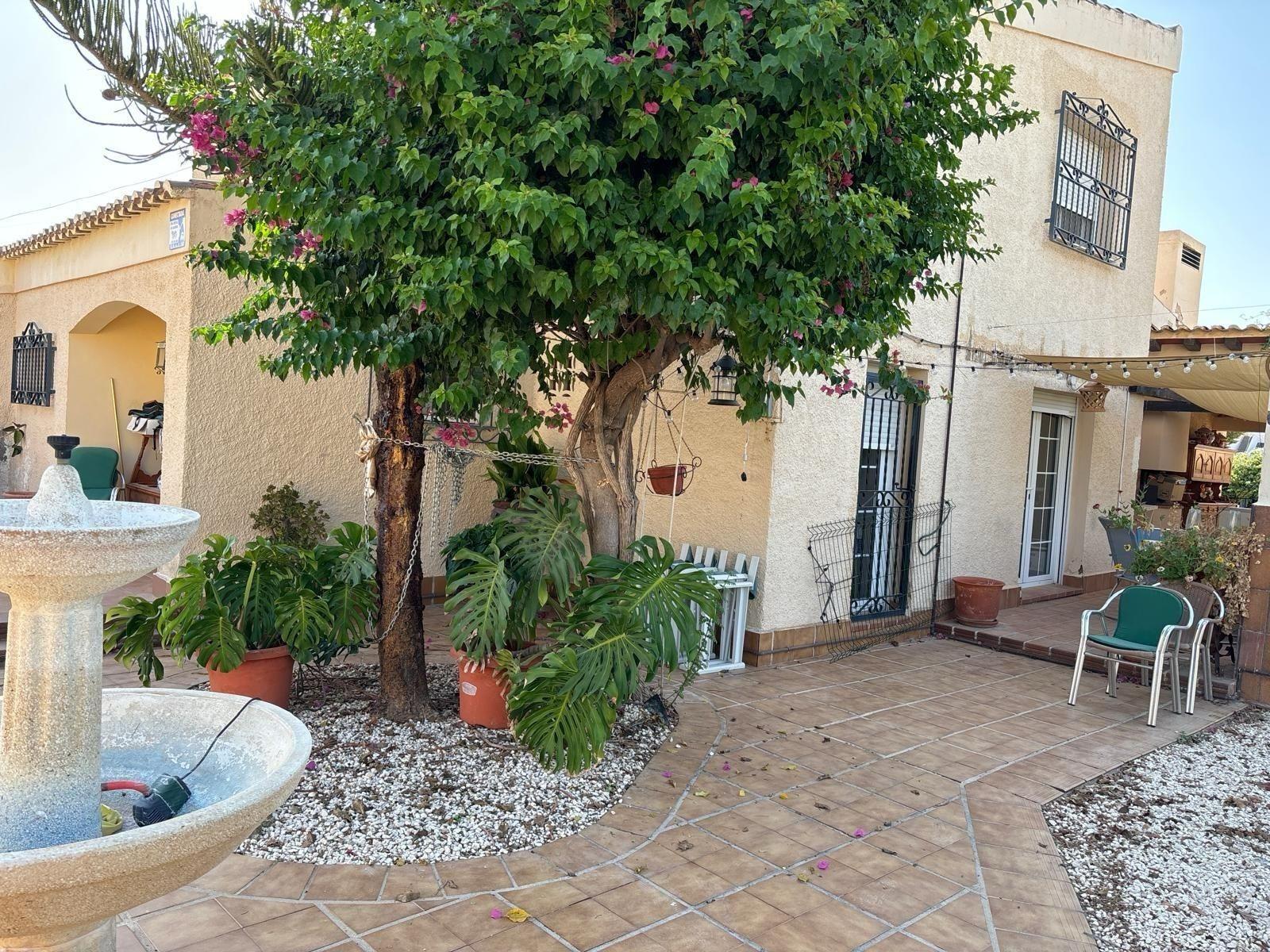 VILLA ESTILO MEDITERRANEO CON PISCINA PRIVADA.