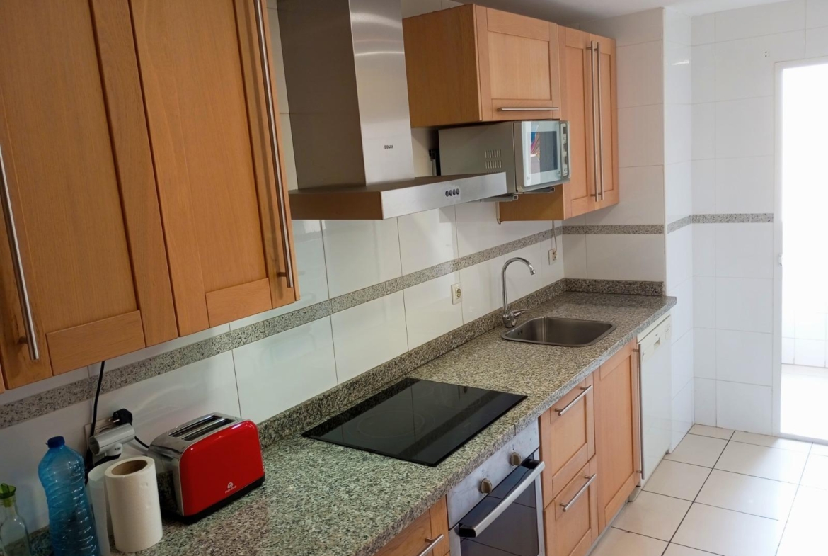 Amplio y Moderno Apartamento en el Corazón de San Juan, Alicante