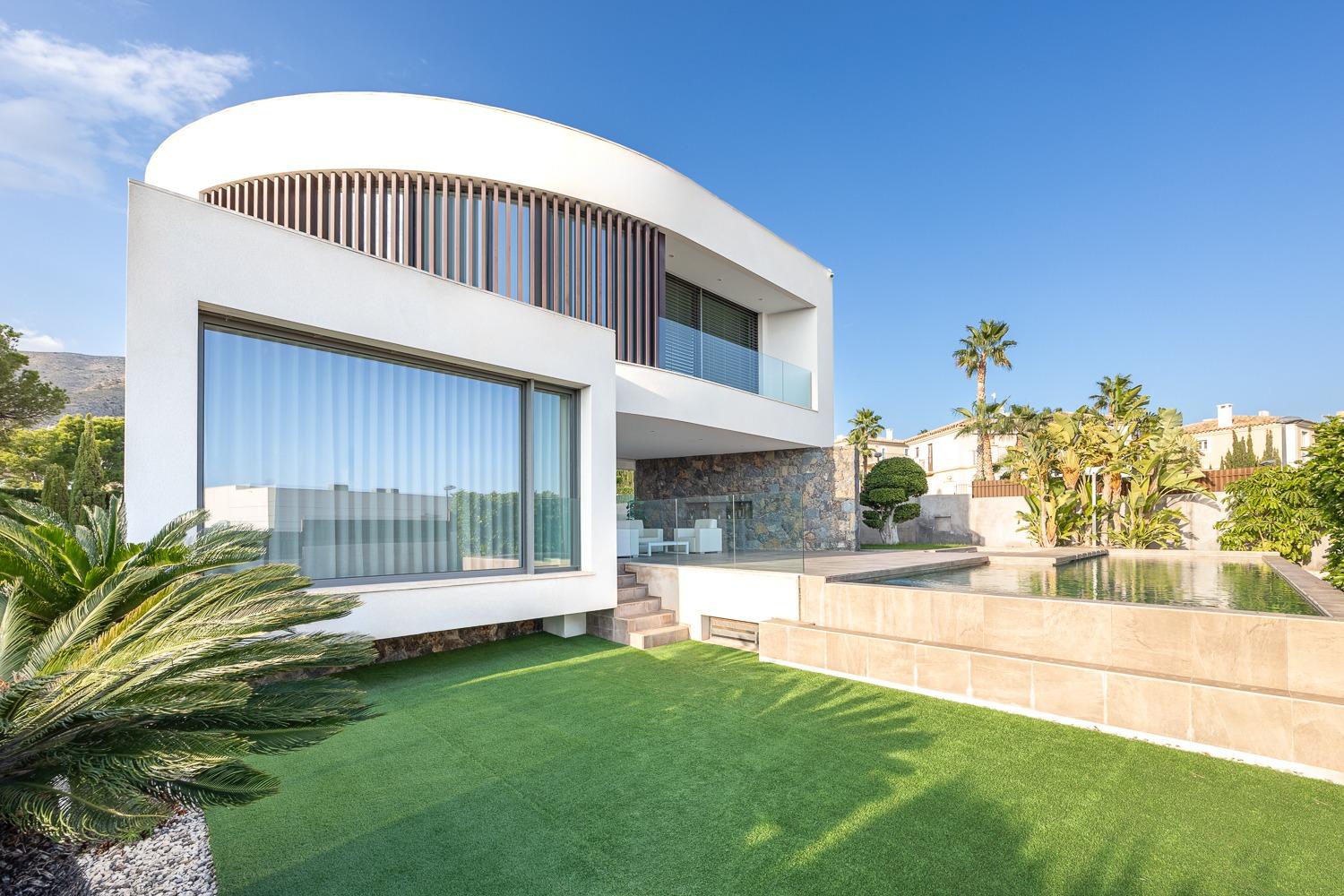 Stunning designer villa in Finestrat, where comfort meets contemporary elegance.
