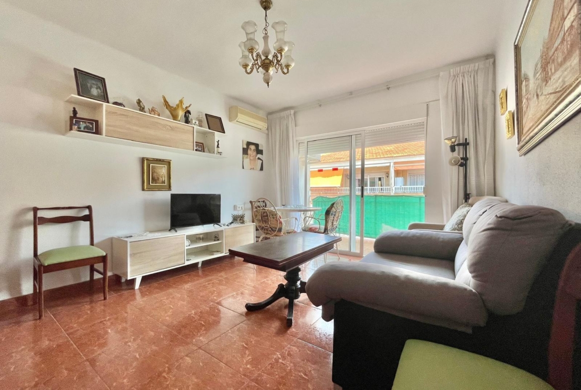Spacious Apartment Just 400 Meters from Playa del Cura – Torrevieja