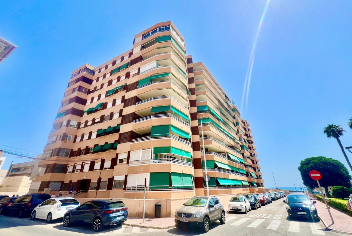 ESPACIOSO APARTAMENTO DE 3 HABITACIONES + PARKING + TRASTERO EN PLANTA 7 CON VISTAS AL MA