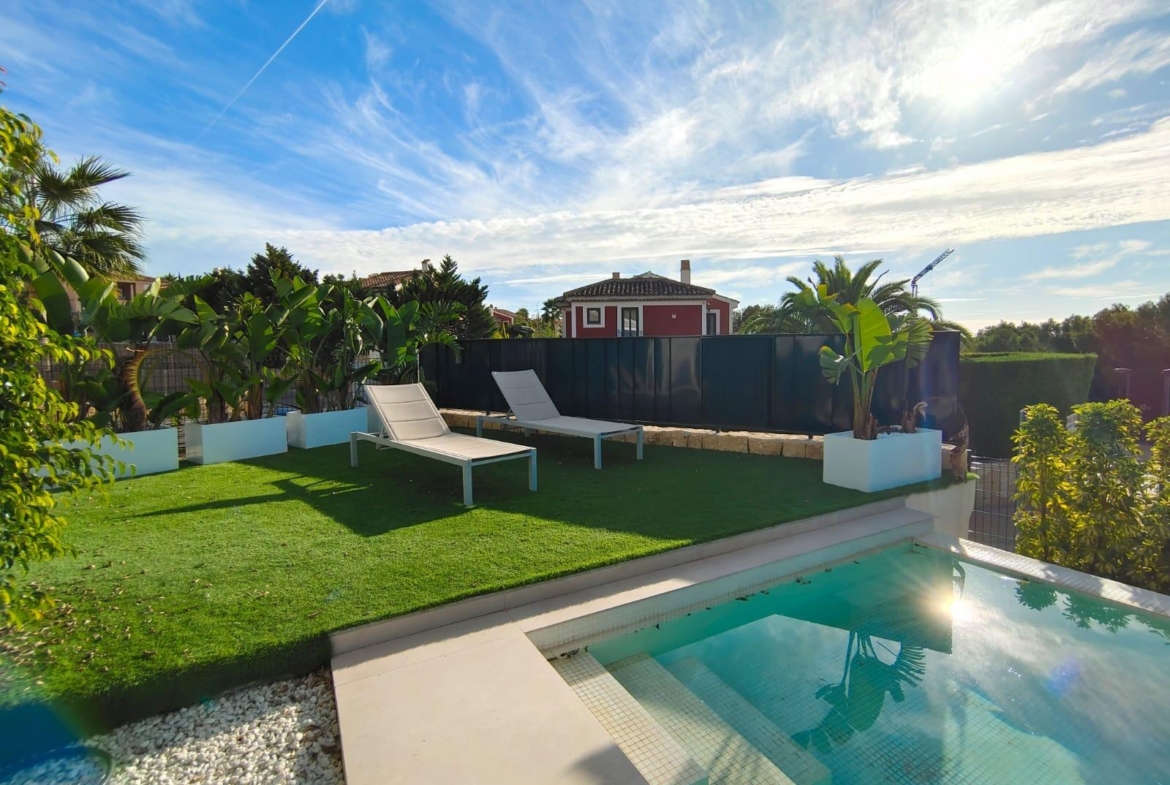 Design villa met uitzicht op zee