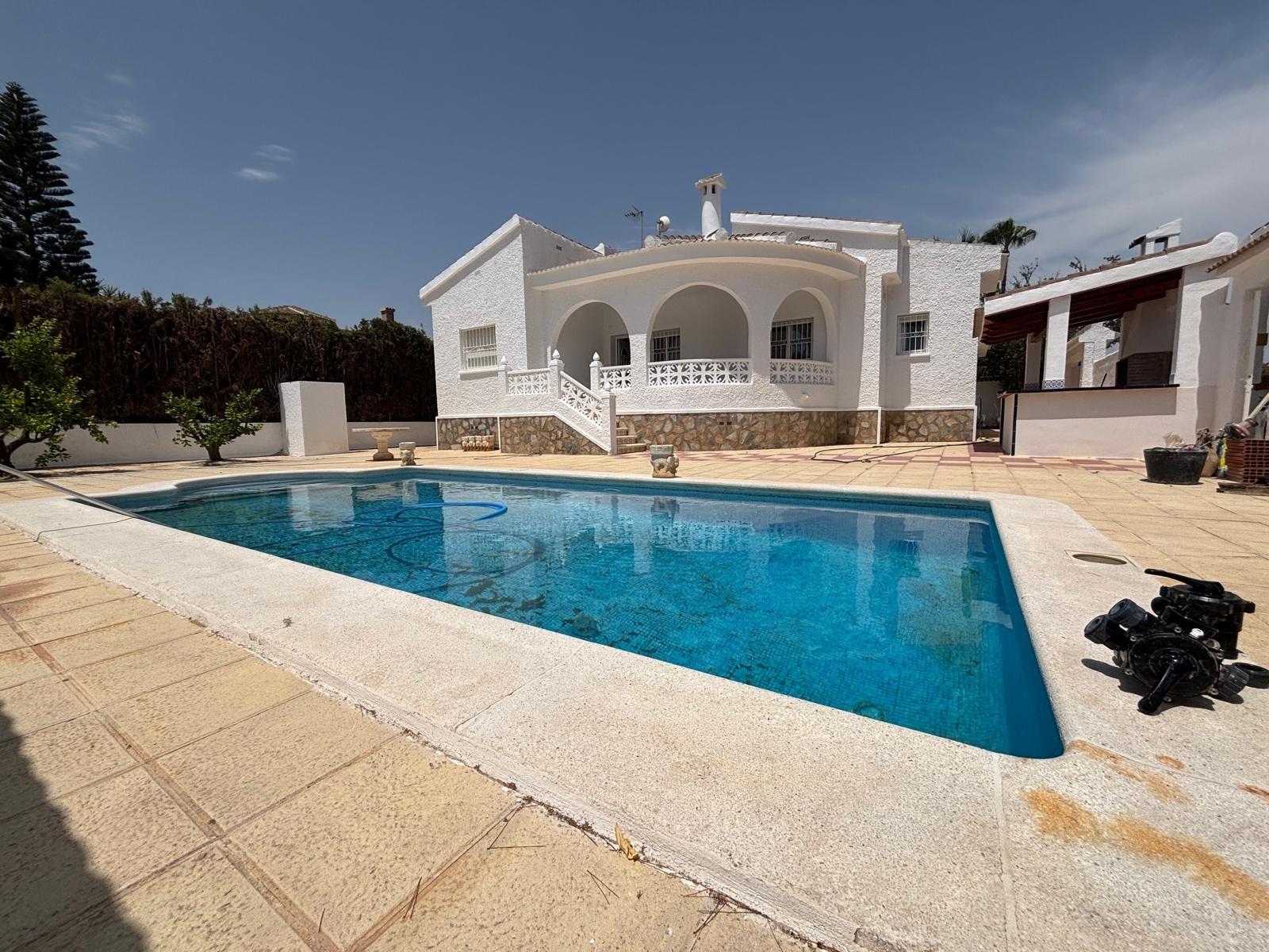 2-3-361 FABULOSA VILLA REFORMADA ESTILO MEDITERRÁNEO EN CIUDAD QUESADA
