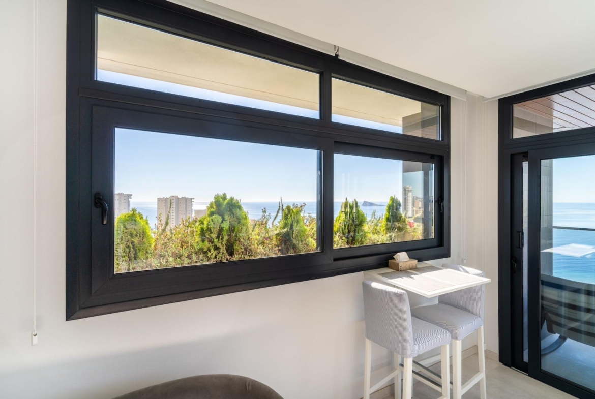 Impresionante apartamento de 3 dormitorios en Sunset Waves en planta 17 espectaculares vistas al mar