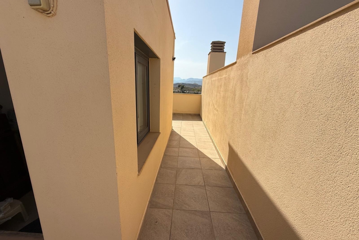 Ático Dúplex con Solárium Privado y Vistas a la Cala de Finestrat