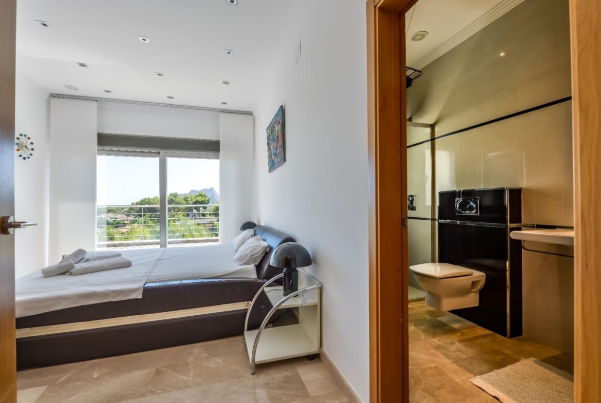 Modern and Luxurious Villa with Sea Views in Benissa 🌊