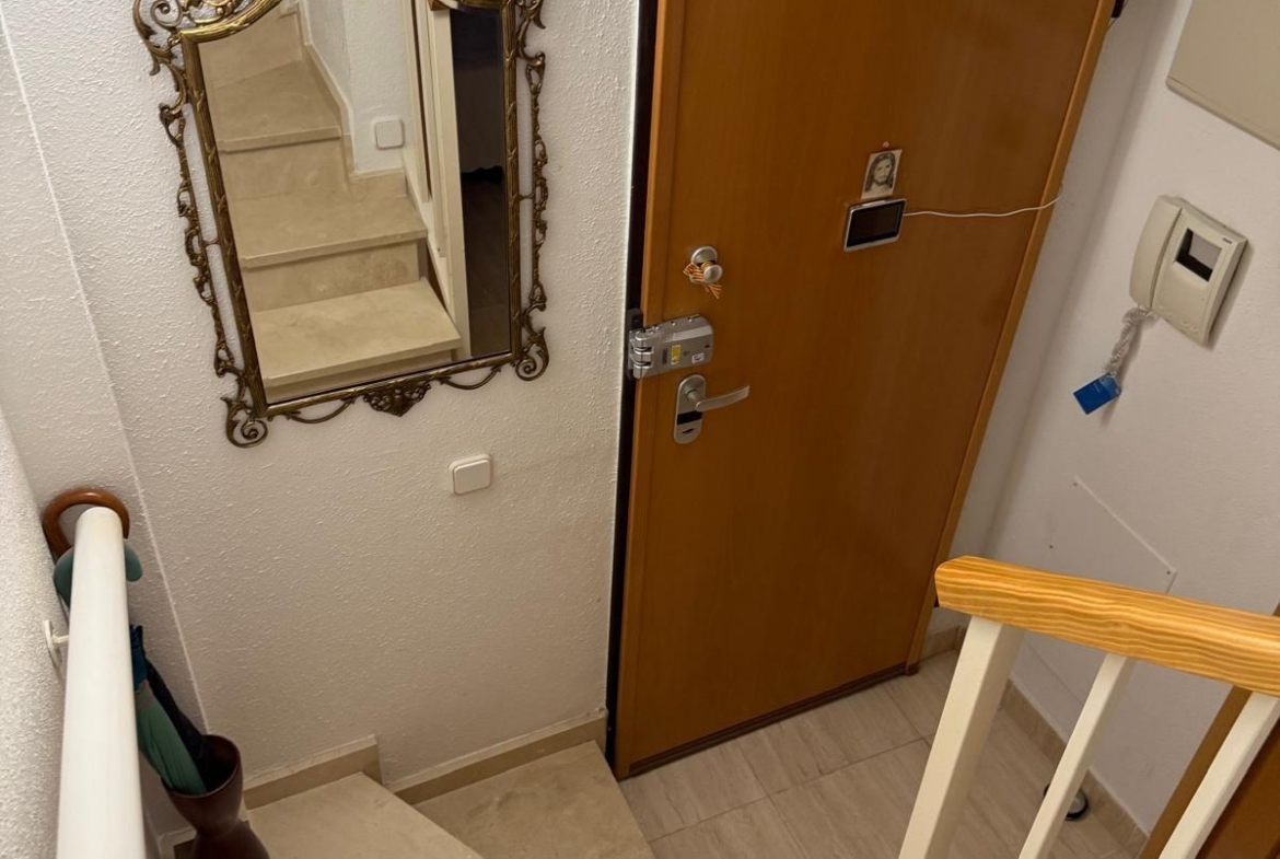 Ático Dúplex con Solárium Privado y Vistas a la Cala de Finestrat