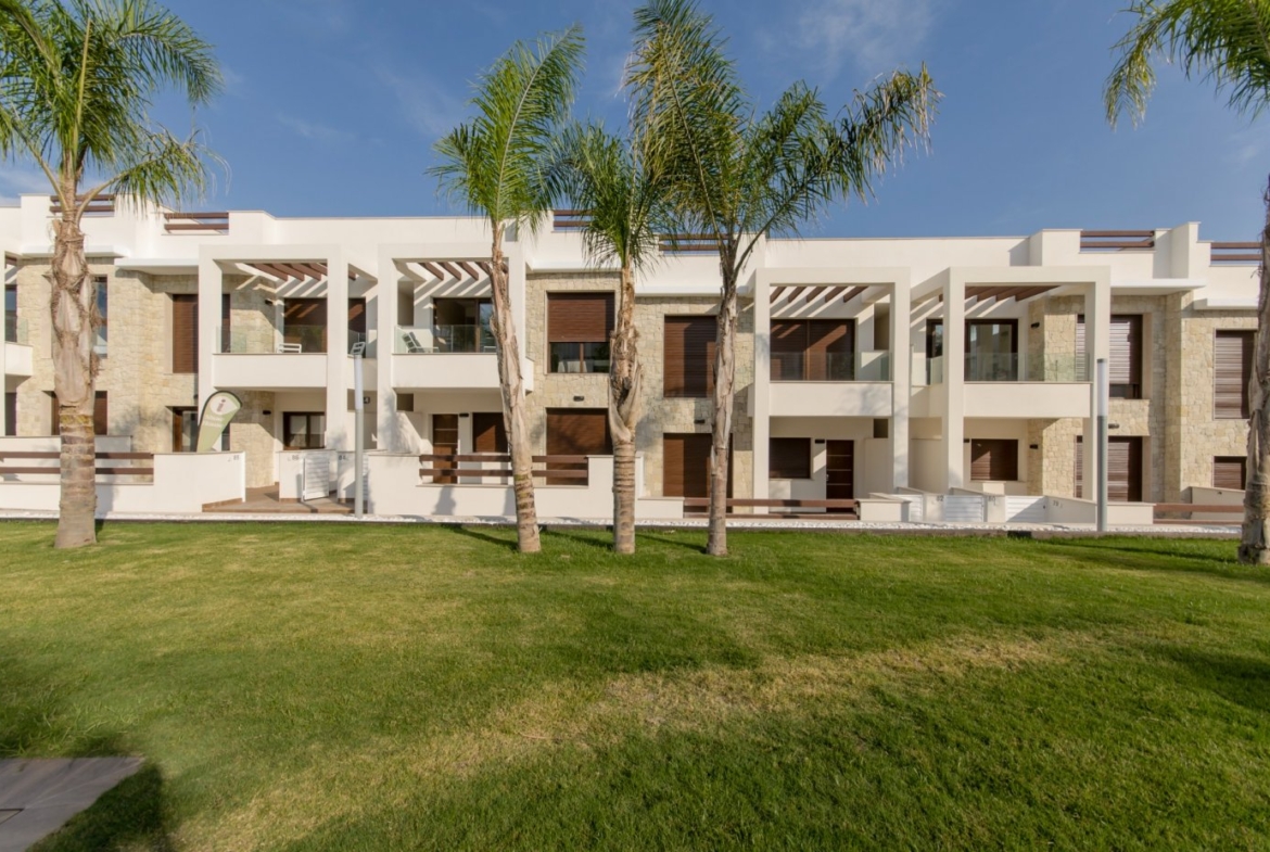 NIEUWE BUILD RESIDENTIAL VAN BUNGALOW APPARTEMENTS IN LOS BALCONES, TORREVIEJA