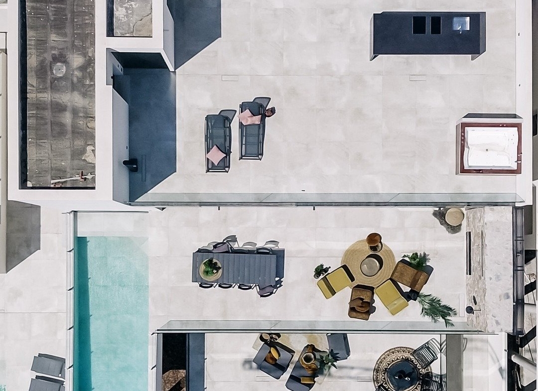 Design villa met een totale oppervlakte van 250 vierkante meter met uitzicht op Guardamar en de zee.