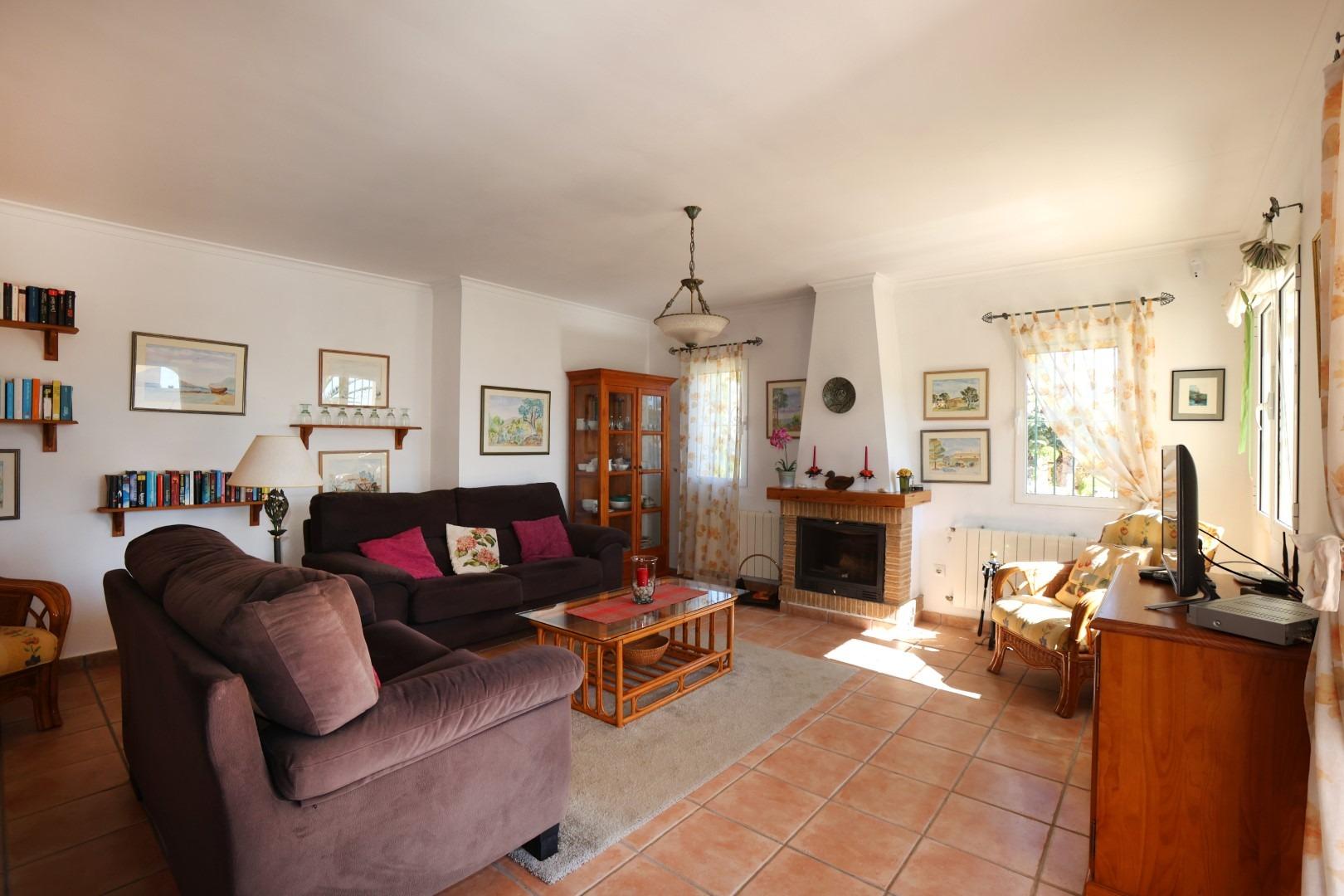 2-30-25 Mediterranean style villa with pool and close to the sea
