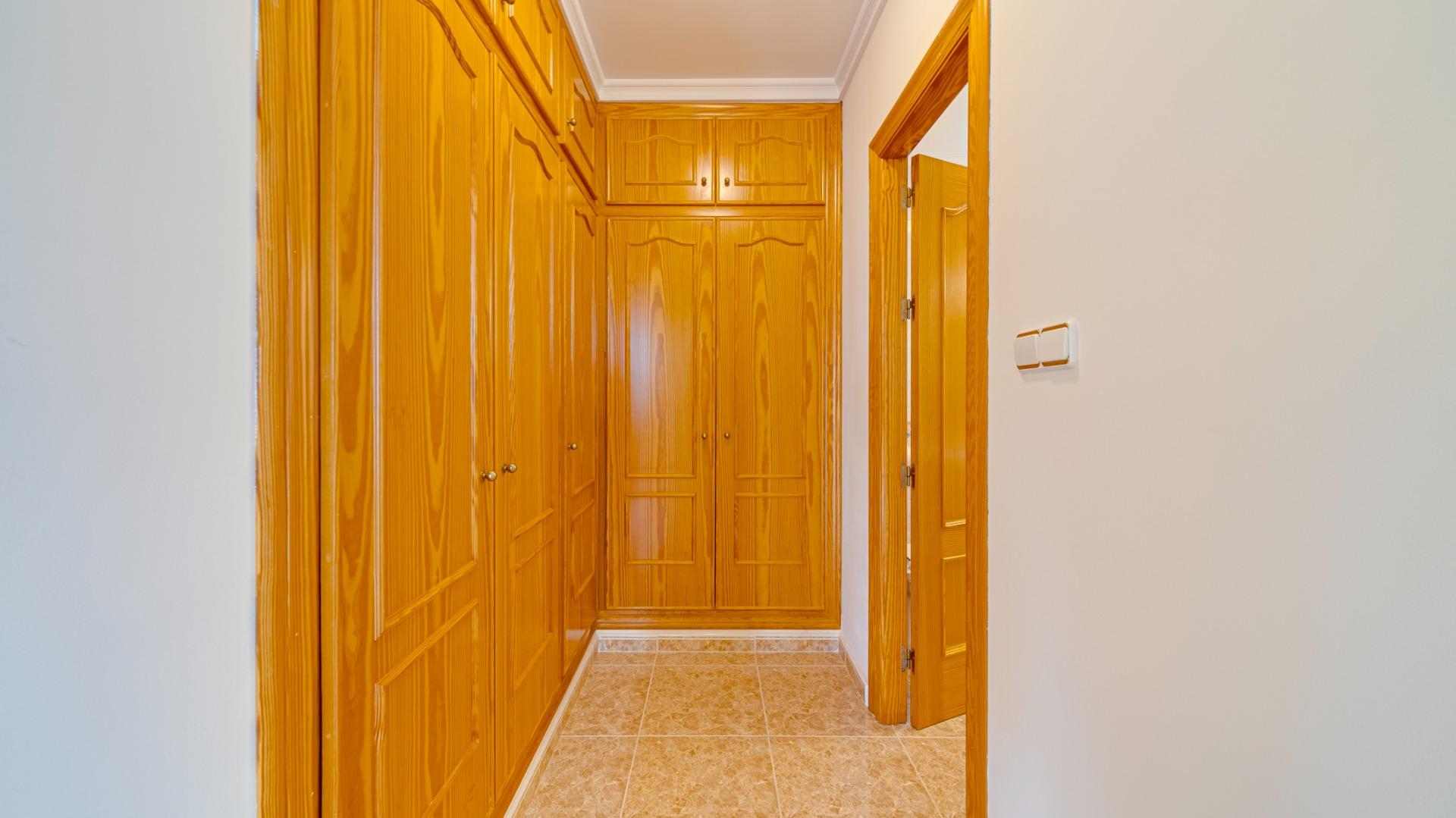 2-30-28 Large corner semi-detached house with sea views,
