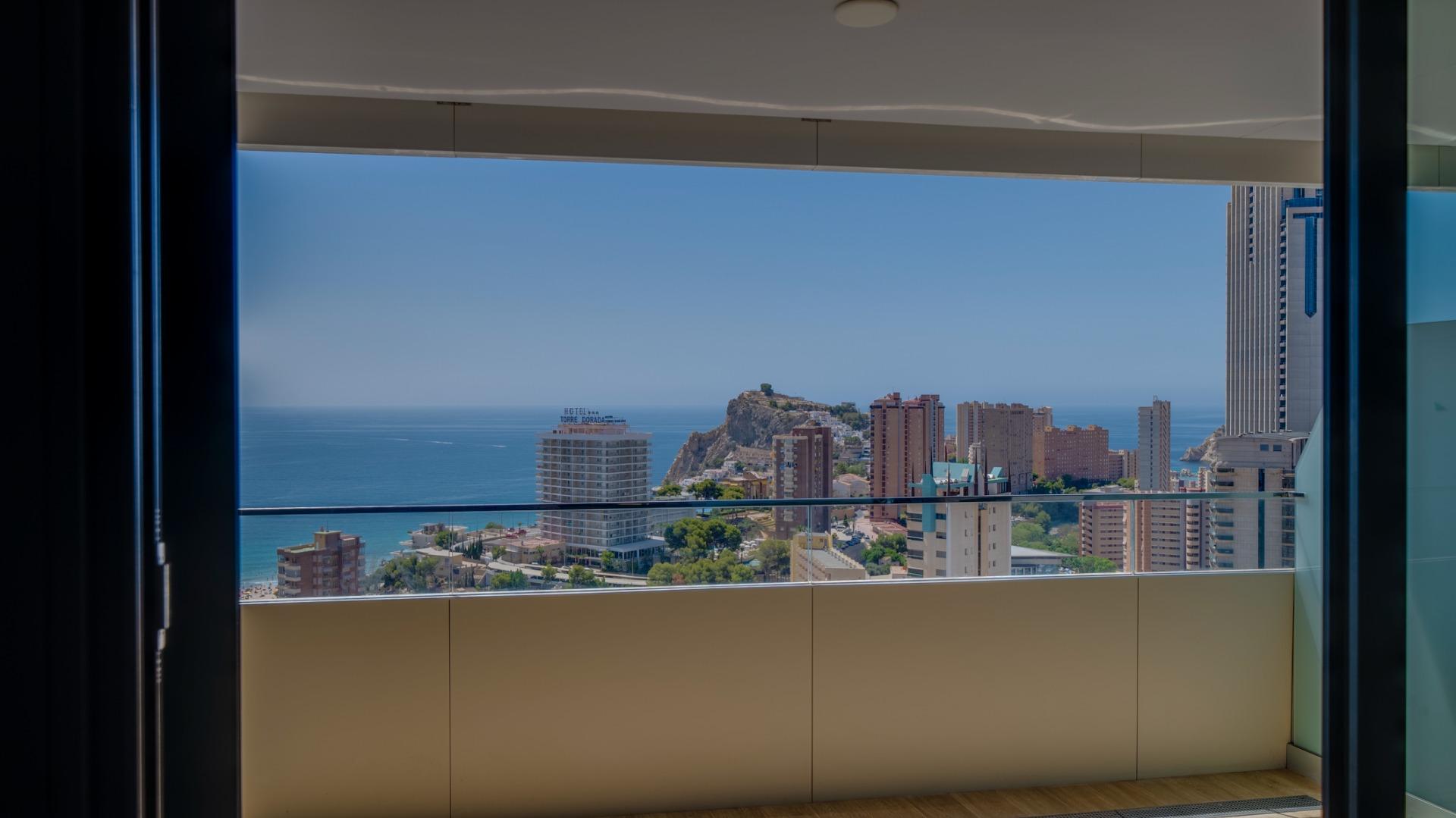 Exclusivo Piso en la Cala de Benidorm con Vistas al Mar