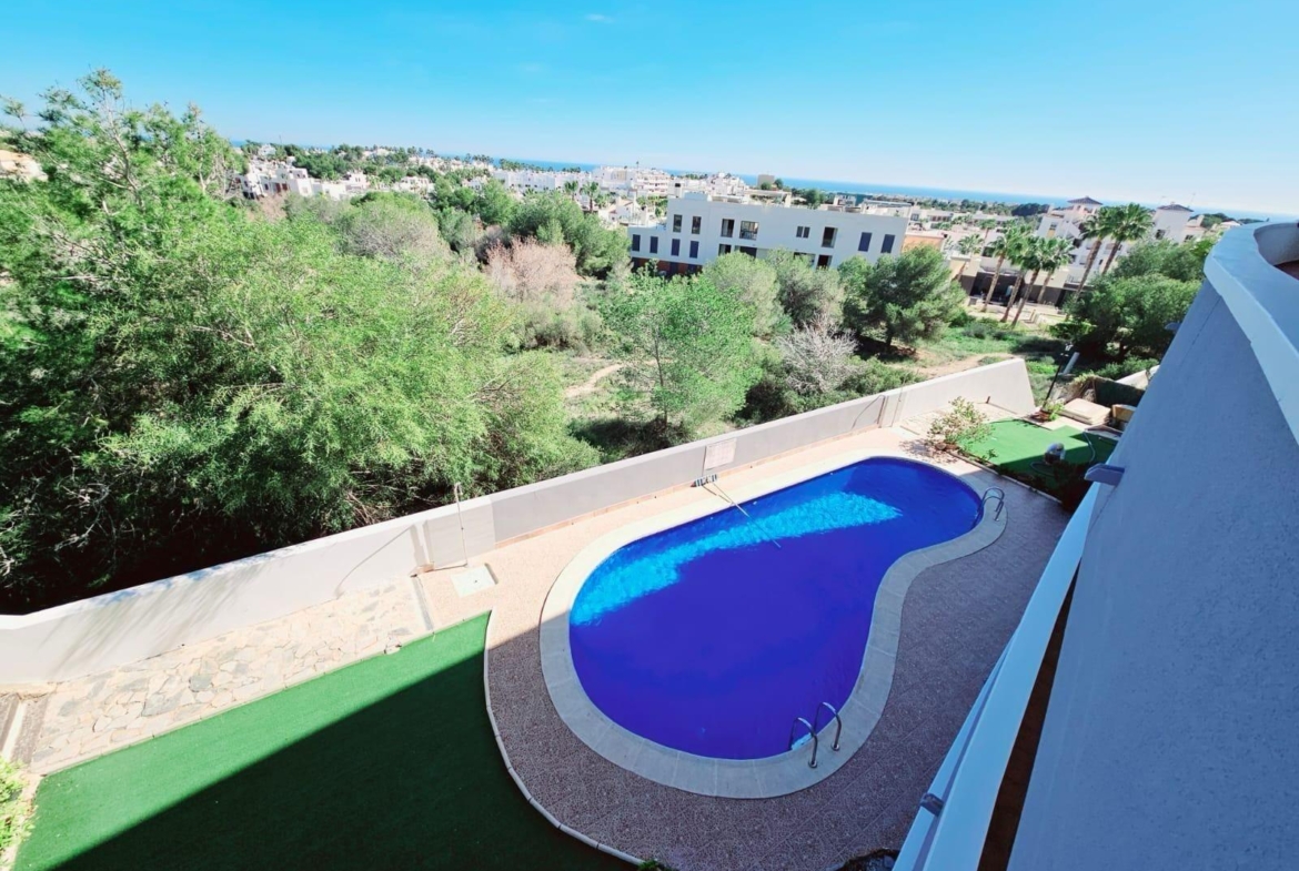 APATAMENTO CON PARKING+PISCINA EN ORIHUELA COSTA. 2 DORM. 2 BAÑOS. 85 M2.