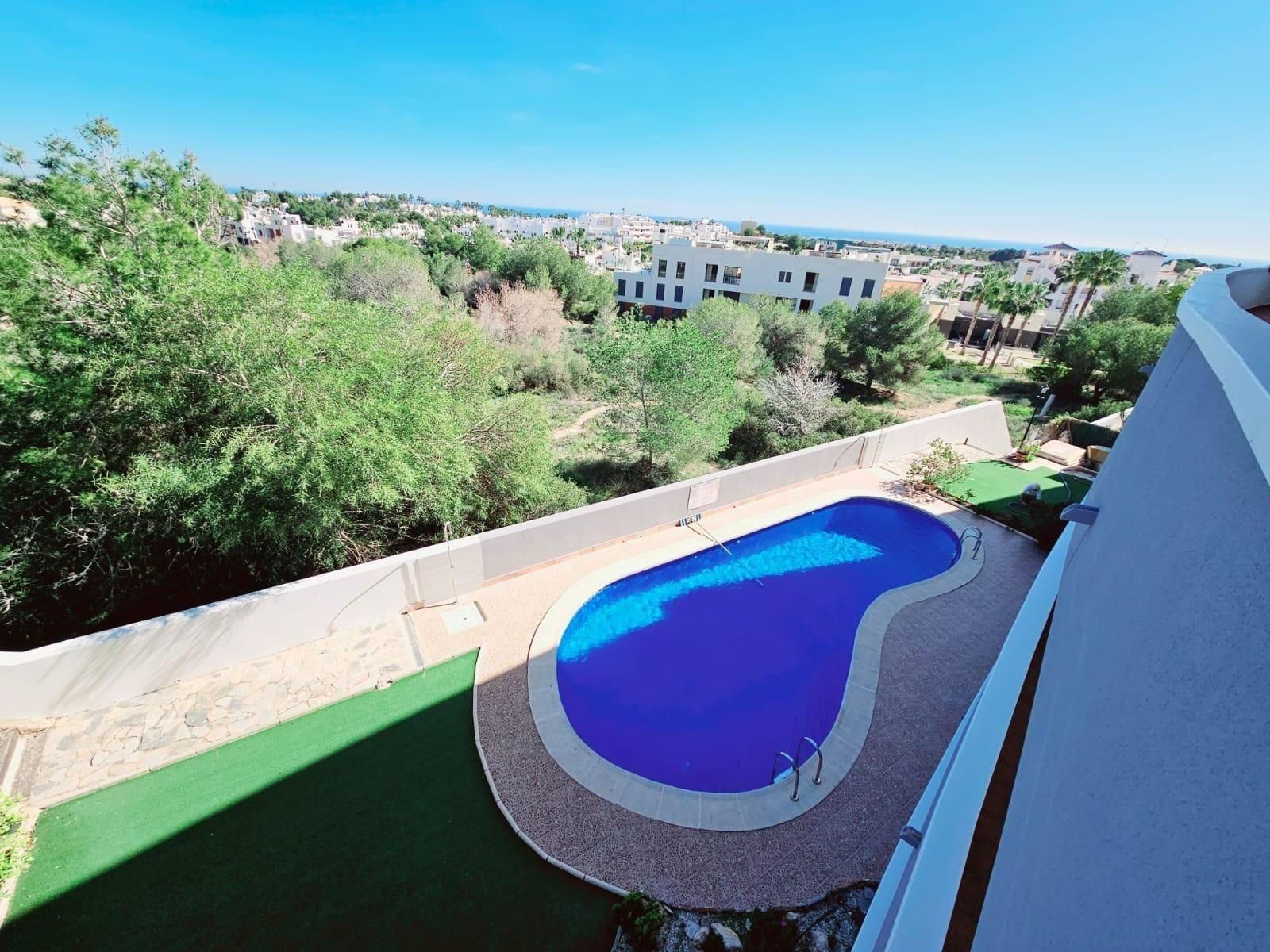 APATAMENTO CON PARKING+PISCINA EN ORIHUELA COSTA. 2 DORM. 2 BAÑOS. 85 M2.