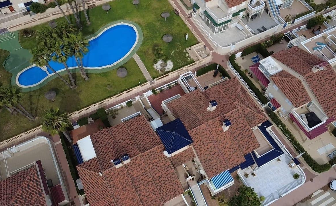 BUNGALOW PLANTA ALTA CON SOLÁRIUM EN ORIHUELA COSTA, ZENIAMAR I.