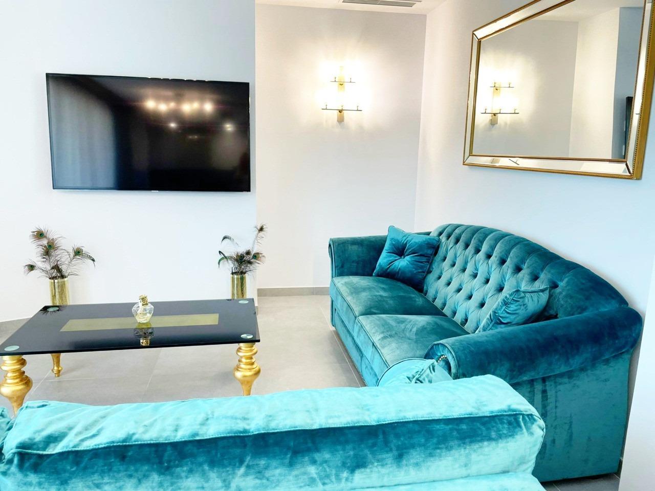 Moderne nieuwe appartementen aan de oevers van de Middellandse Zee