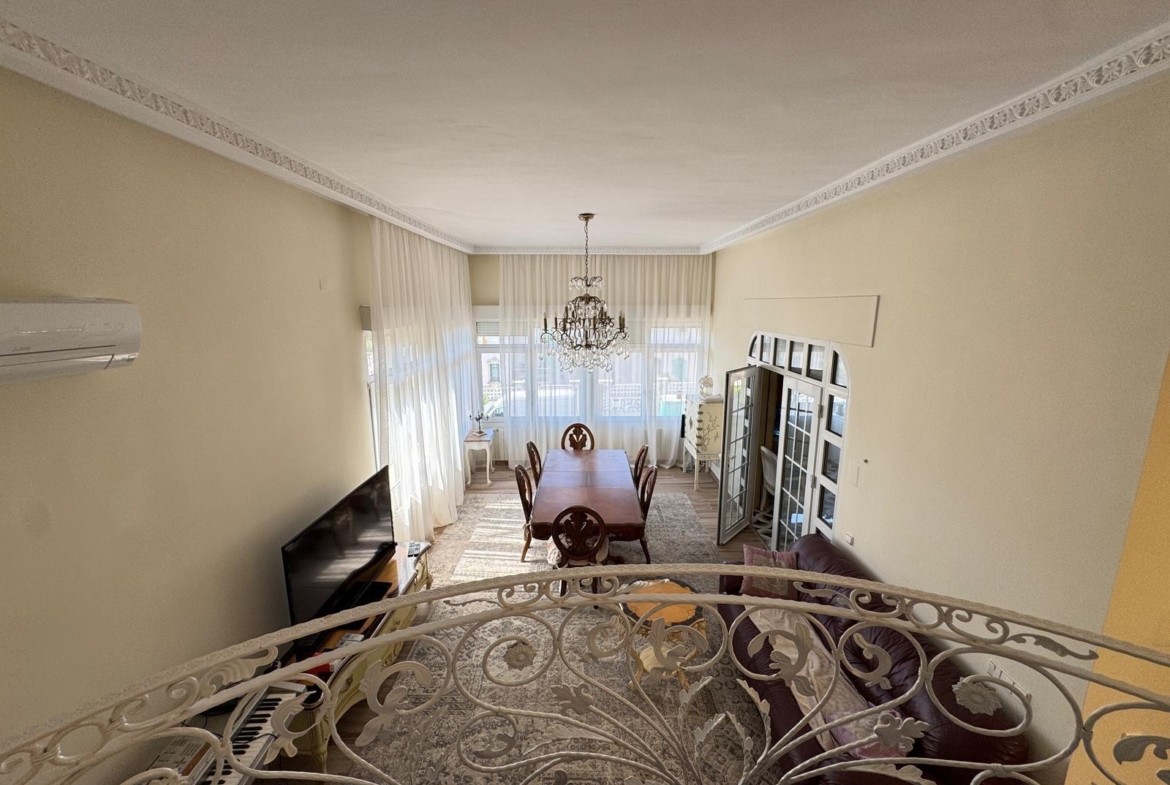 VILLA DE LIJO EN CAMPOAMOR CON 639 M2 DE CASA. PARCELA 800 M2. PISCINA PROPIA. 5 DORM. 4 BAÑOS. PLAYA A 650 METROS.