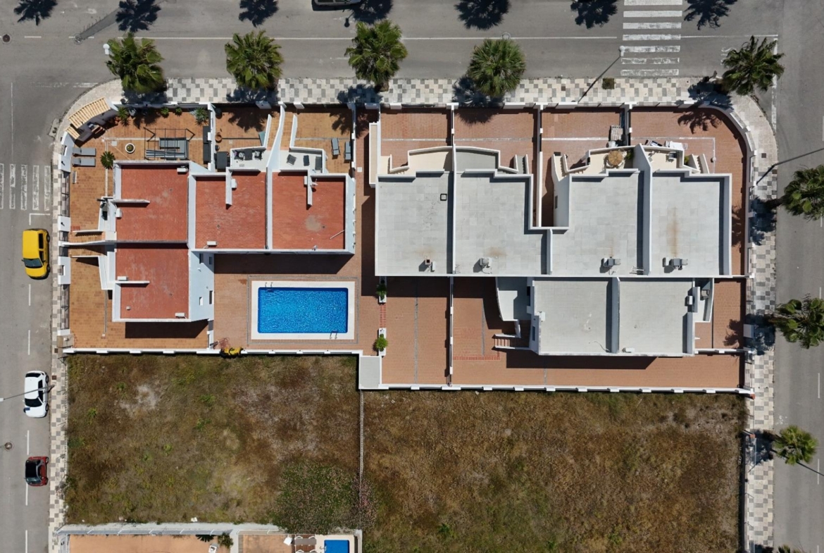 Exclusive townhouses in Oliva Nova: style, comfort, and sea just 500 m away