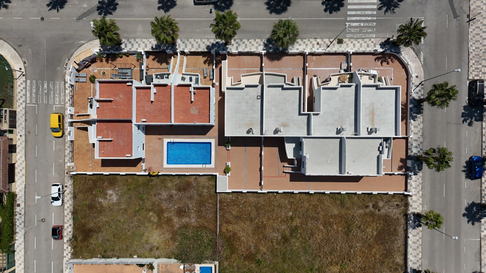 2-31-112 Exclusive townhouses in Oliva Nova: style, comfort, and sea just 500 m away