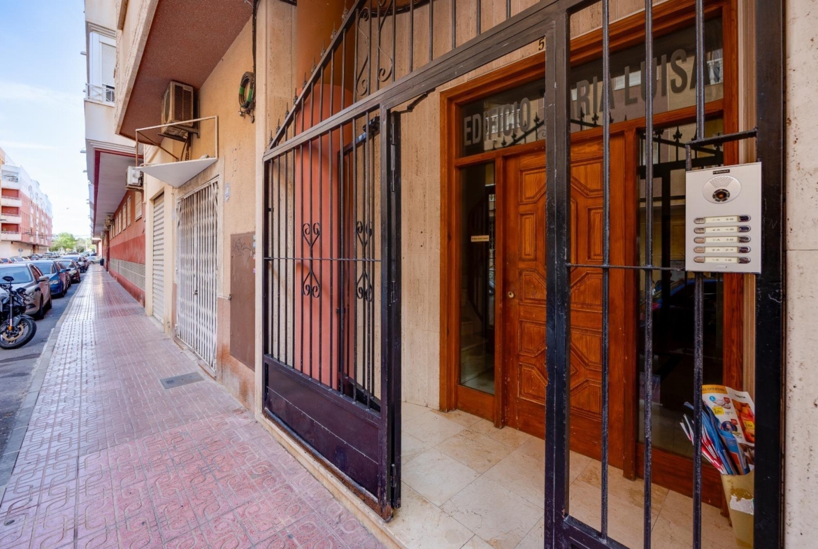ÁTICO DE 2 HABITACIONES 2 BAÑOS Y AMPLIA TERRAZA