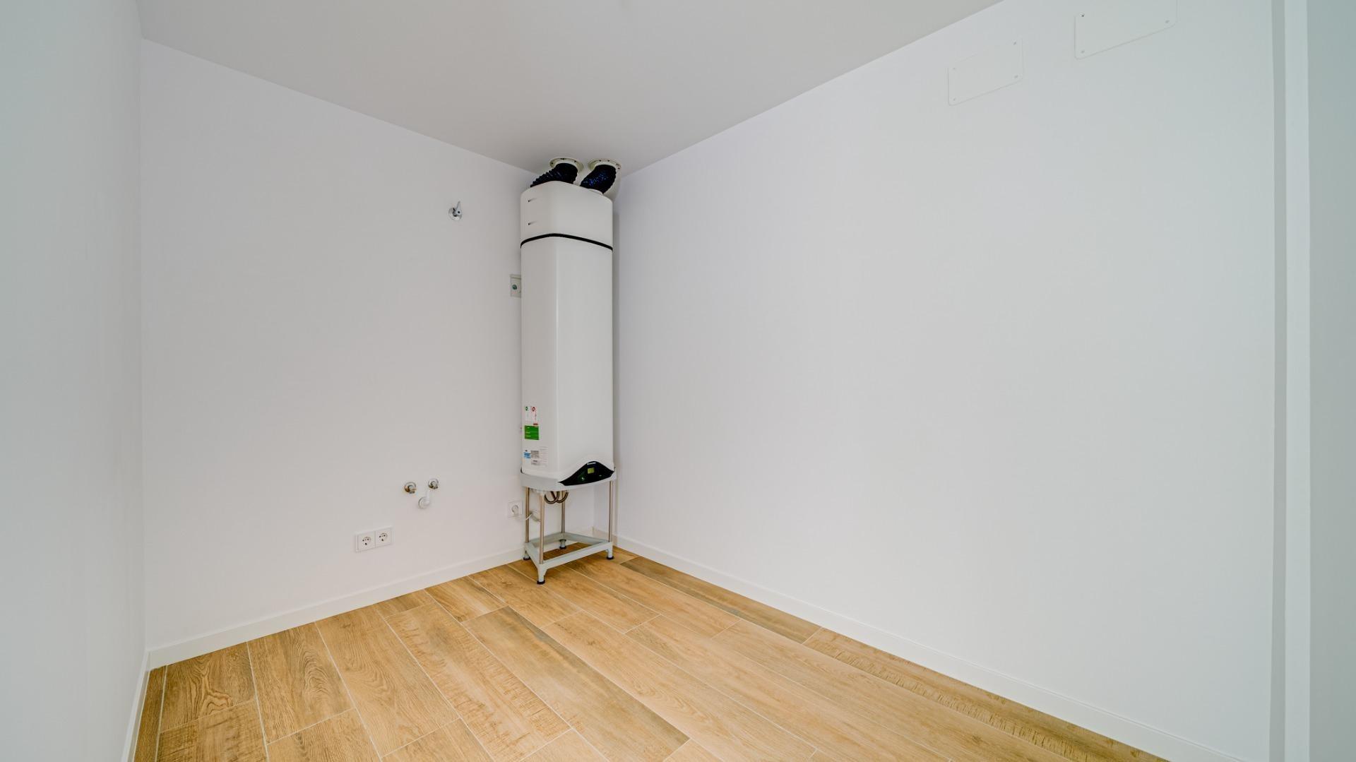 2-31-14 New spacious duplex in Finestrat.