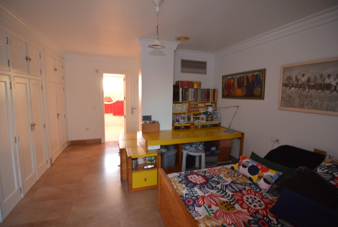 Spectacular renovated villa in urbanization Torreta Florida