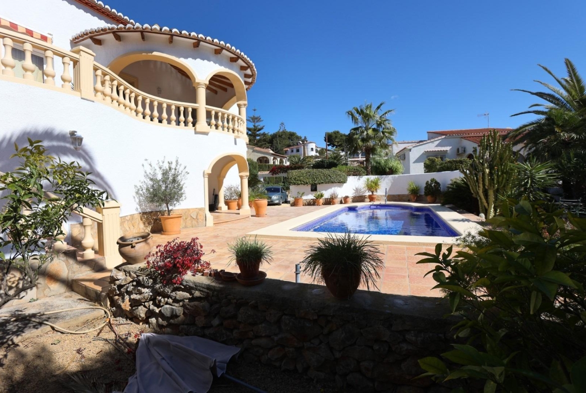 Mediterranean style villa with pool and close to the sea