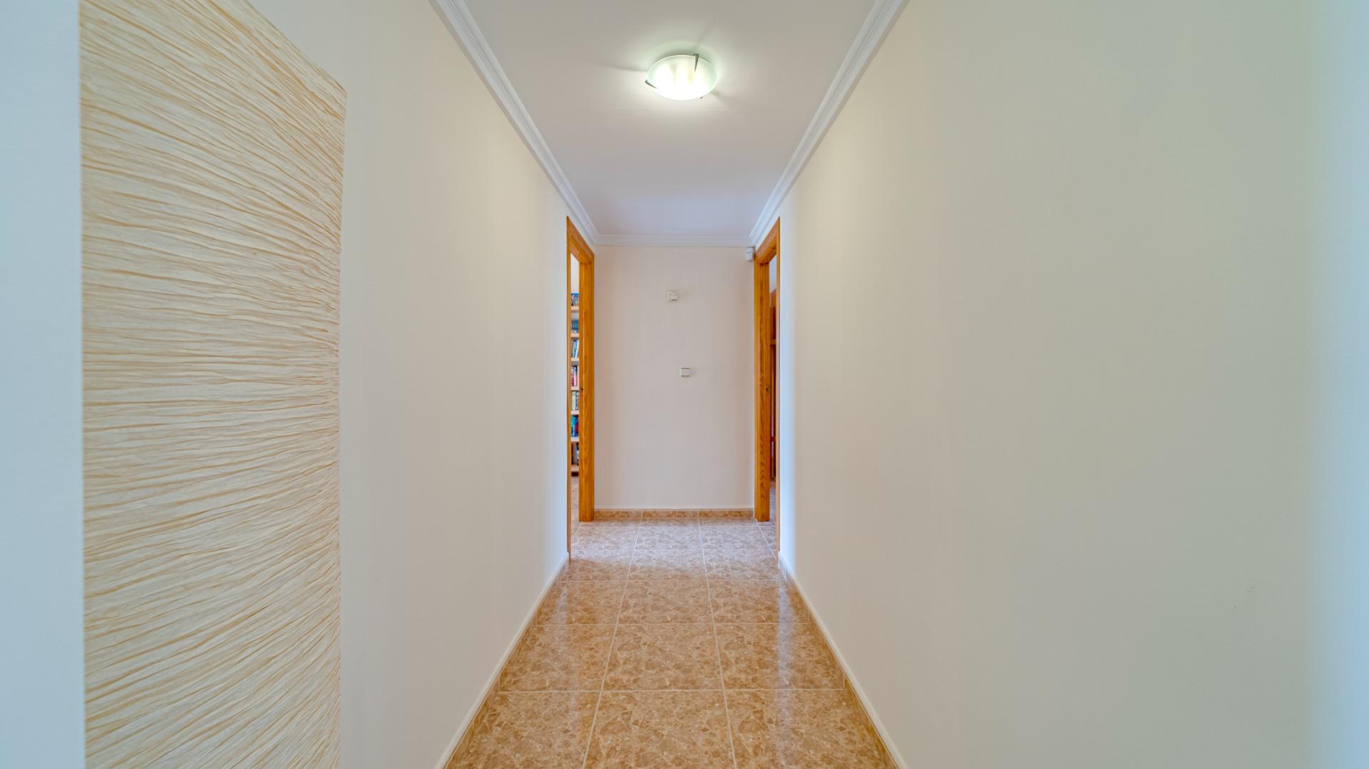 2-31-27 Large corner semi-detached house with sea views,