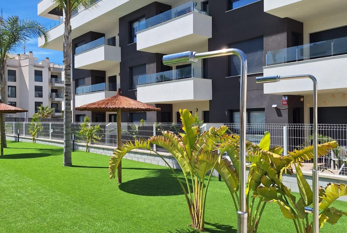 Nieuwbouw appartement in Villamartin met parkeerplaats en gemeenschappelijk zwembad