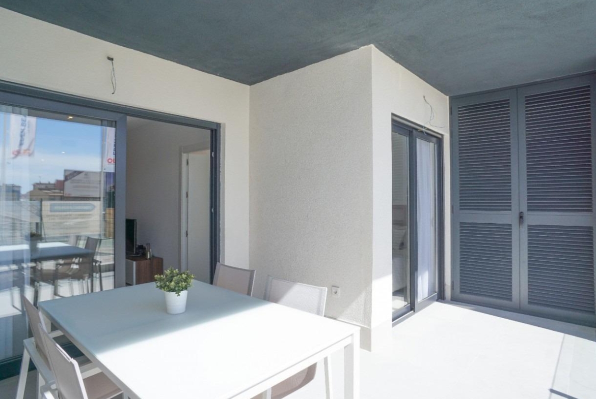 APPARTAMENTOS DE OBRA NUEVA CON VISTAS AL MAR. 2 DOR. 2 BAÑOS. APARCAMENTO. PISCINA.