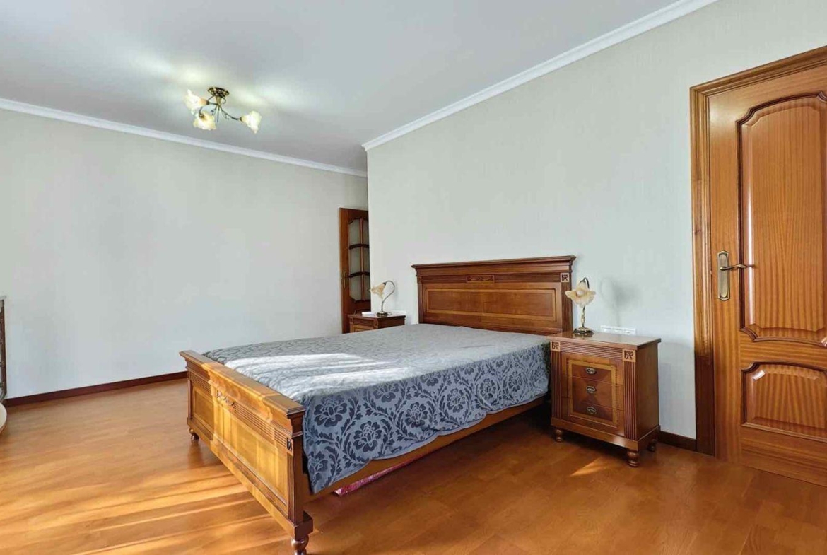 VILLA EN CIUDQUESADA. CON PISCINA PRIVADA. PARCELA 850M2. CASA 364 M2.