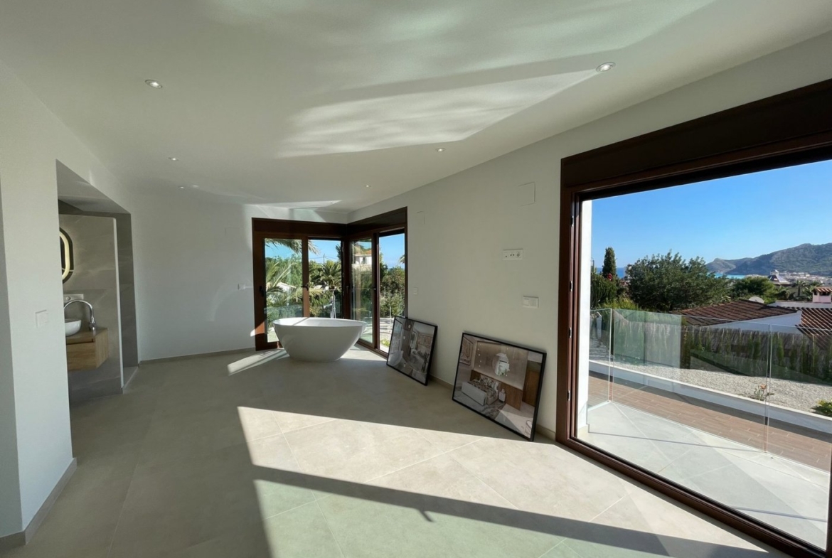 LUXURY VILLA IN ALTEA