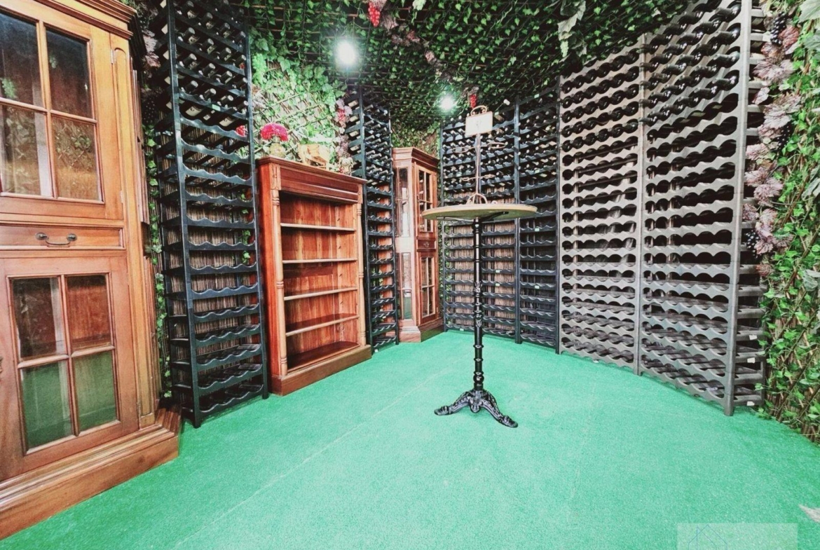VILLA EN LA SIESTA CON 800 METROS DE PARCELA. PISCINA PRIVADA. 330 M2 DE CASA.