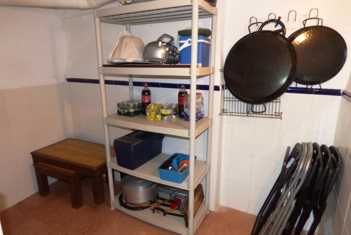 Chalet Adosado con Estilo Único a Pocos Pasos de la Playa de San Juan